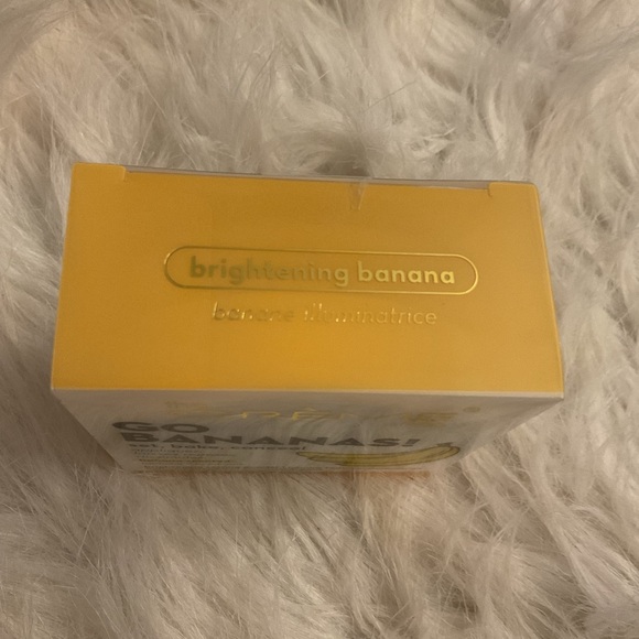 The Crème Shop Go Bananas! Setting Powder (qty 2) - Picture 6 of 10